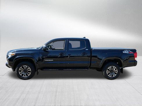 Used 2016 Toyota Tacoma SR5 AWD/4WD image 4