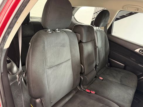 Used 2015 Nissan Pathfinder SV AWD/4WD image 25