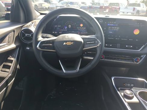 Used 2026 Chevrolet Equinox LT w/ Convenience Package II AWD/4WD image 16