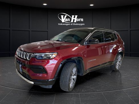 Used 2022 Jeep Compass Limited w/ Elite Group AWD/4WD image 3