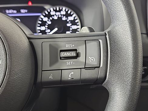 Used 2025 Nissan Pathfinder S FWD image 17