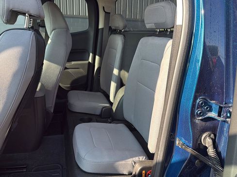 Used 2020 Chevrolet Colorado W/T w/ WT Convenience Package RWD image 10