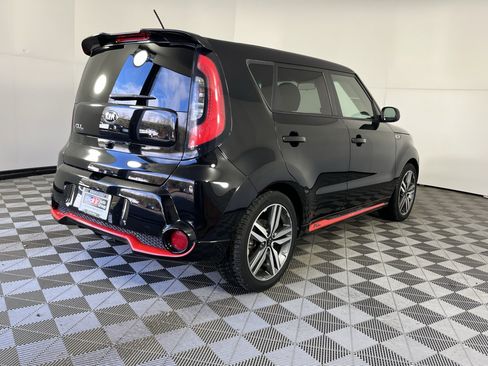 Used 2015 Kia Soul + image 6