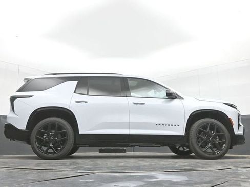 New 2026 Chevrolet Traverse RS w/ LPO, Floor Liner Package FWD image 51