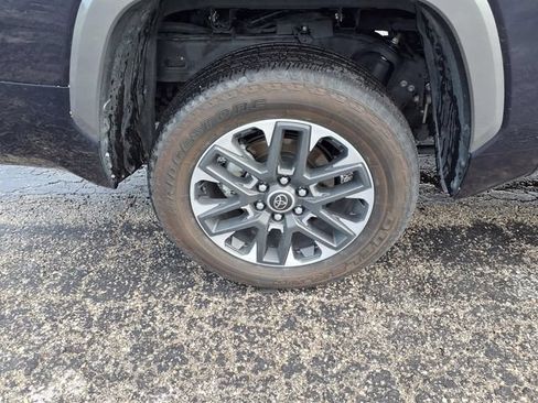Used 2024 Toyota Tundra Limited AWD/4WD image 16