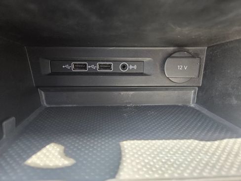 Used 2019 Volkswagen Tiguan SE w/ Panoramic Sunroof Package FWD image 16