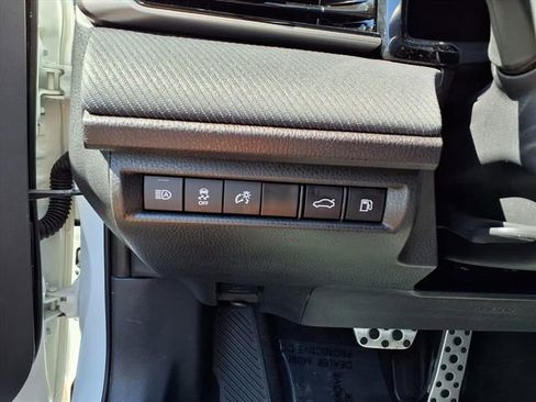 Used 2025 Toyota Camry SE image 13