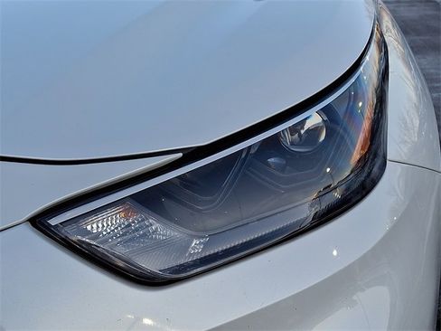 Certified 2022 Toyota Highlander XLE image 9