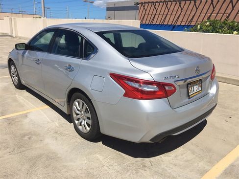 Used 2016 Nissan Altima 2.5 S w/ Power Driver Seat Package FWD image 4
