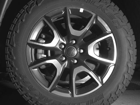 Used 2025 Jeep Compass Trailhawk image 12