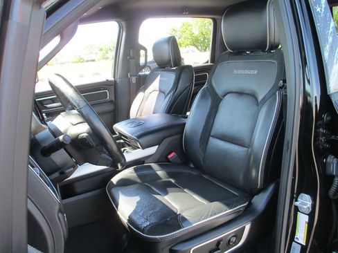 Used 2019 RAM 1500 Laramie AWD/4WD image 22