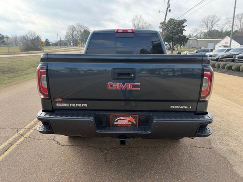 Used 2017 GMC Sierra 1500 Denali AWD/4WD image 3