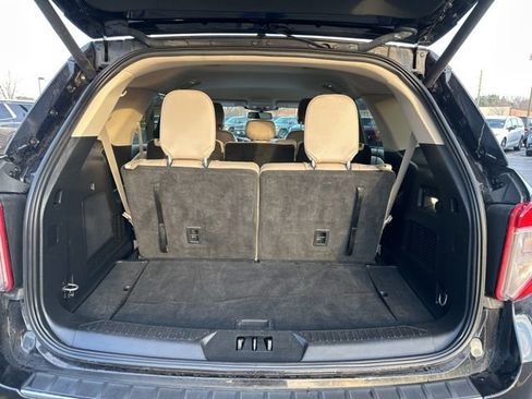 Used 2023 Ford Explorer Limited image 17