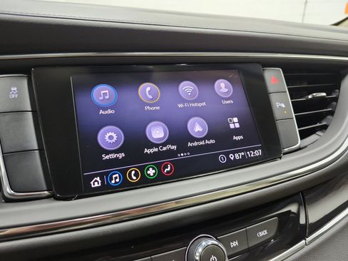 Used 2020 Buick Enclave Essence FWD image 19