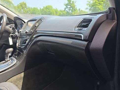 Used 2017 Buick Regal Sport Touring FWD image 22