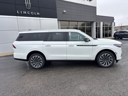 New 2026 Lincoln Navigator L Black Label AWD/4WD image 8