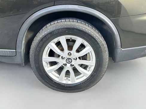 Used 2017 Nissan Rogue SV w/ Sun & Sound Touring Package image 33