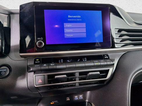 Used 2025 Toyota Camry SE FWD image 19