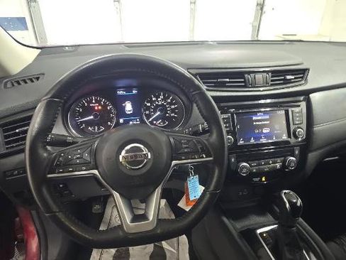 Used 2020 Nissan Rogue SV FWD image 8