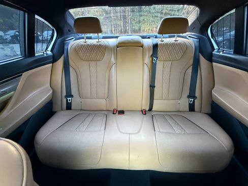 Used 2016 BMW 750i xDrive image 27