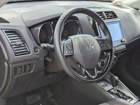 Used 2025 Mitsubishi Outlander Sport SE AWD/4WD image 14