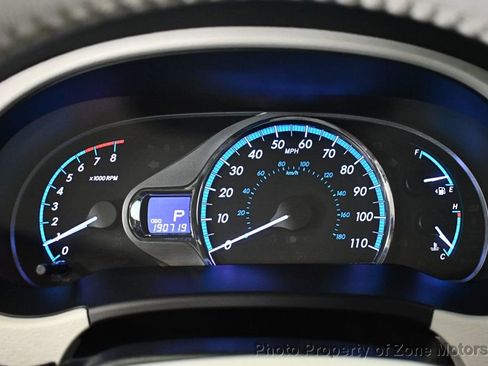 Used 2014 Toyota Sienna XLE image 32
