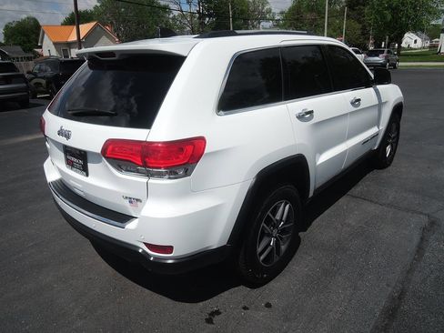 Used 2017 Jeep Grand Cherokee Limited AWD/4WD image 9