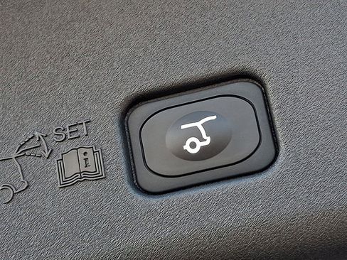 Used 2024 Lincoln Nautilus Reserve w/ Equipment Group 203A image 30