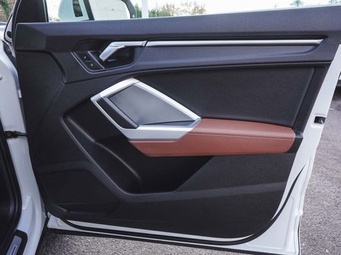 Used 2025 Audi Q3 2.0T Premium image 11