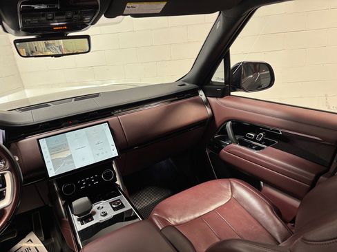 Used 2023 Land Rover Range Rover SE image 36
