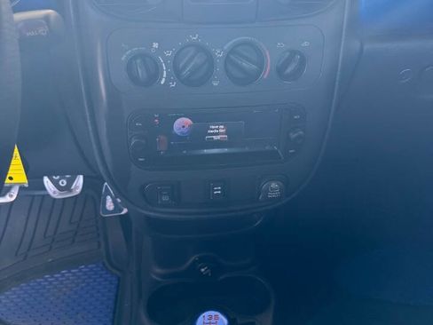 Used 2005 Chrysler PT Cruiser Convertible image 13