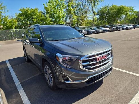 Used 2019 GMC Terrain SLT w/ Preferred Package FWD image 4