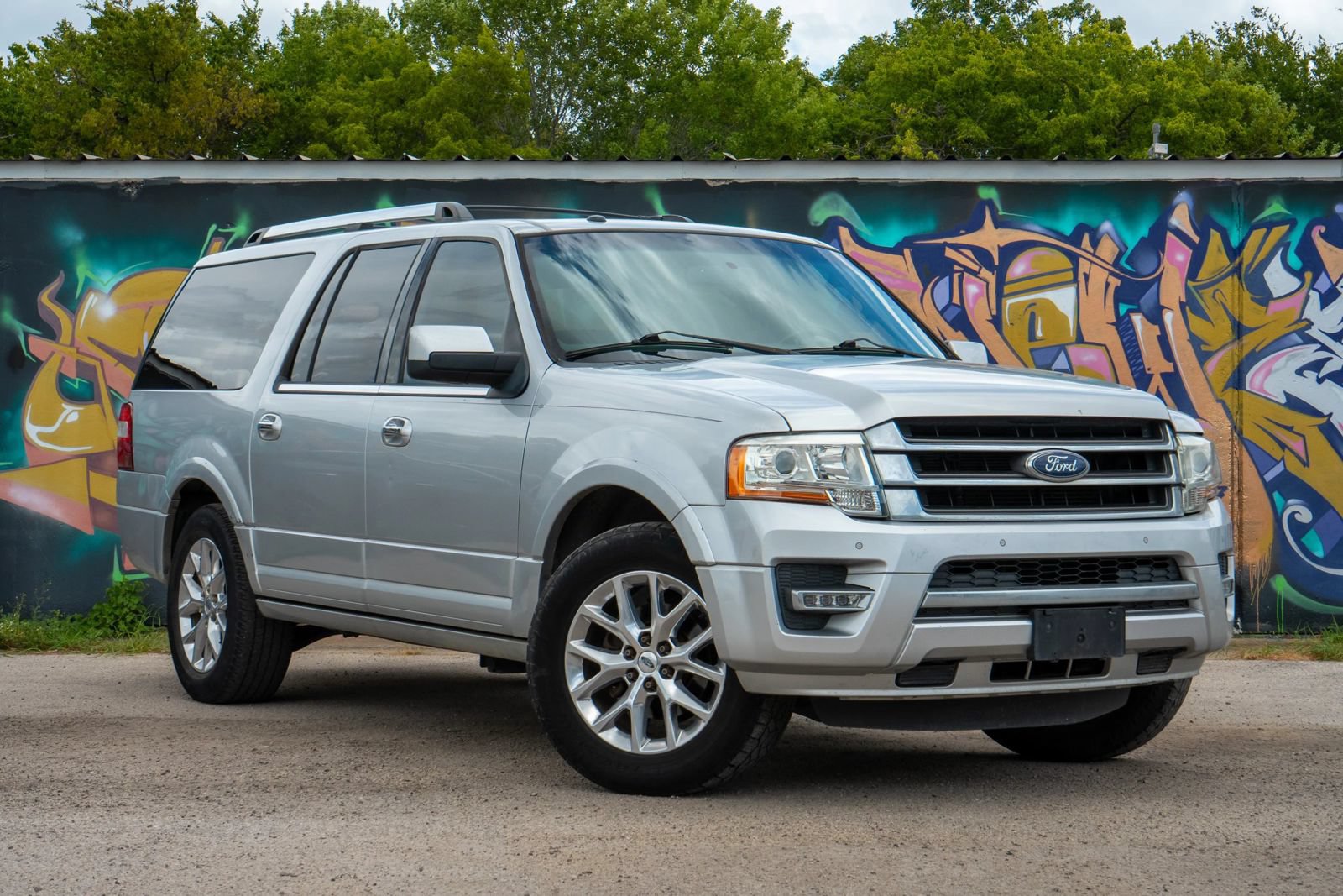 Used 2015 Ford Expedition EL Limited w/ Equipment Group 301A RWD image 2