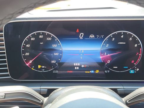 Used 2025 Mercedes-Benz GLS 450 4MATIC image 6