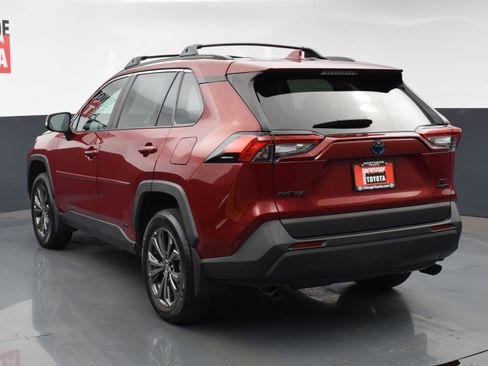 Used 2023 Toyota RAV4 XLE Premium image 3