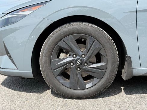 Used 2022 Hyundai Elantra SEL w/ Convenience Package FWD image 11