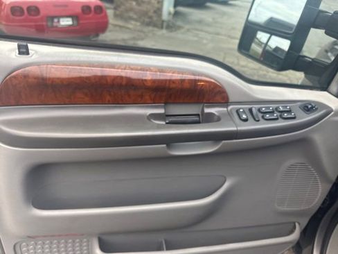 Used 2004 Ford F350 Lariat image 19