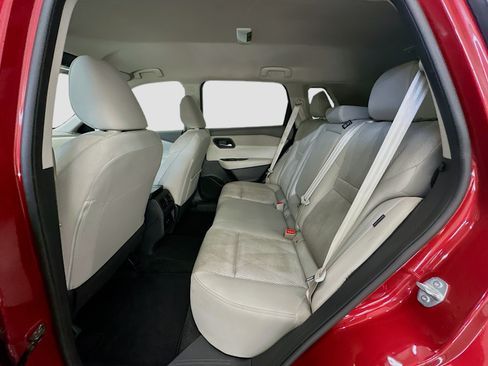 Used 2025 Nissan Rogue SV AWD/4WD image 28