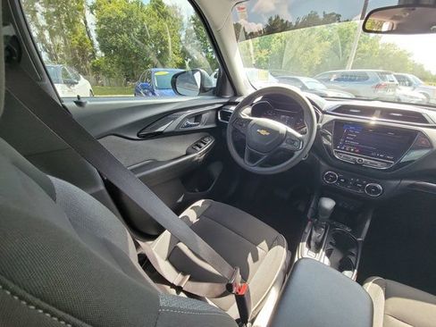 Used 2021 Chevrolet TrailBlazer LT w/ Convenience Package FWD image 7