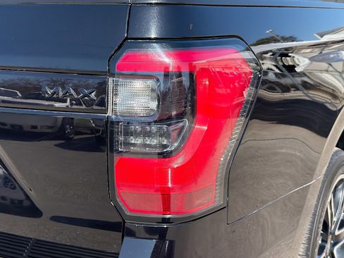 Used 2021 Ford Expedition Max Limited image 10