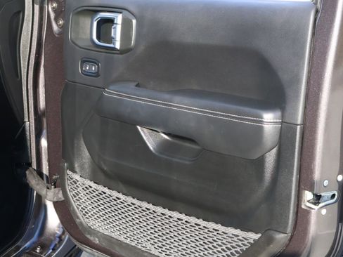 Used 2022 Jeep Wrangler Unlimited Sahara w/ Cold Weather Group image 16