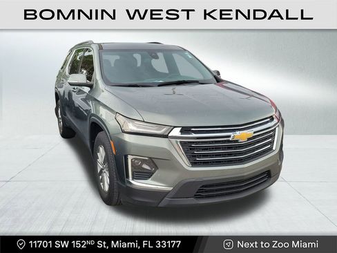 Used 2023 Chevrolet Traverse LT image 1