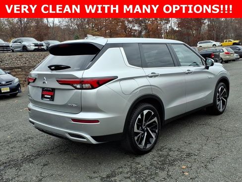 Used 2025 Mitsubishi Outlander SE image 7