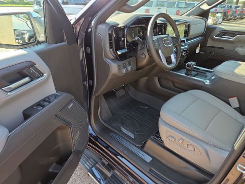 New 2026 GMC Sierra 1500 SLT image 10