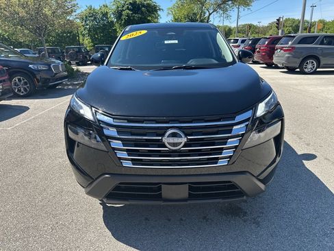 Used 2025 Nissan Rogue SV FWD image 3