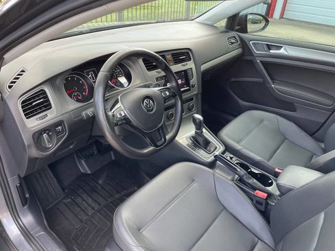 Used 2015 Volkswagen Golf S FWD image 10