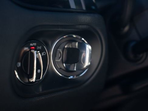 New 2026 Porsche Macan AWD/4WD image 28