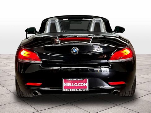 Used 2009 BMW Z4 sDrive35i image 6