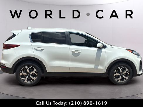 Used 2021 Kia Sportage LX FWD image 4