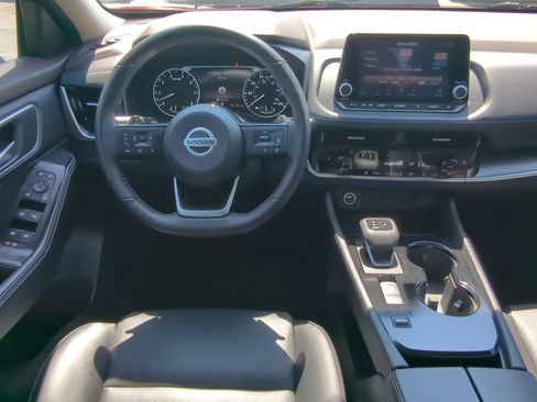 Used 2021 Nissan Rogue SV w/ Premium Package FWD image 14